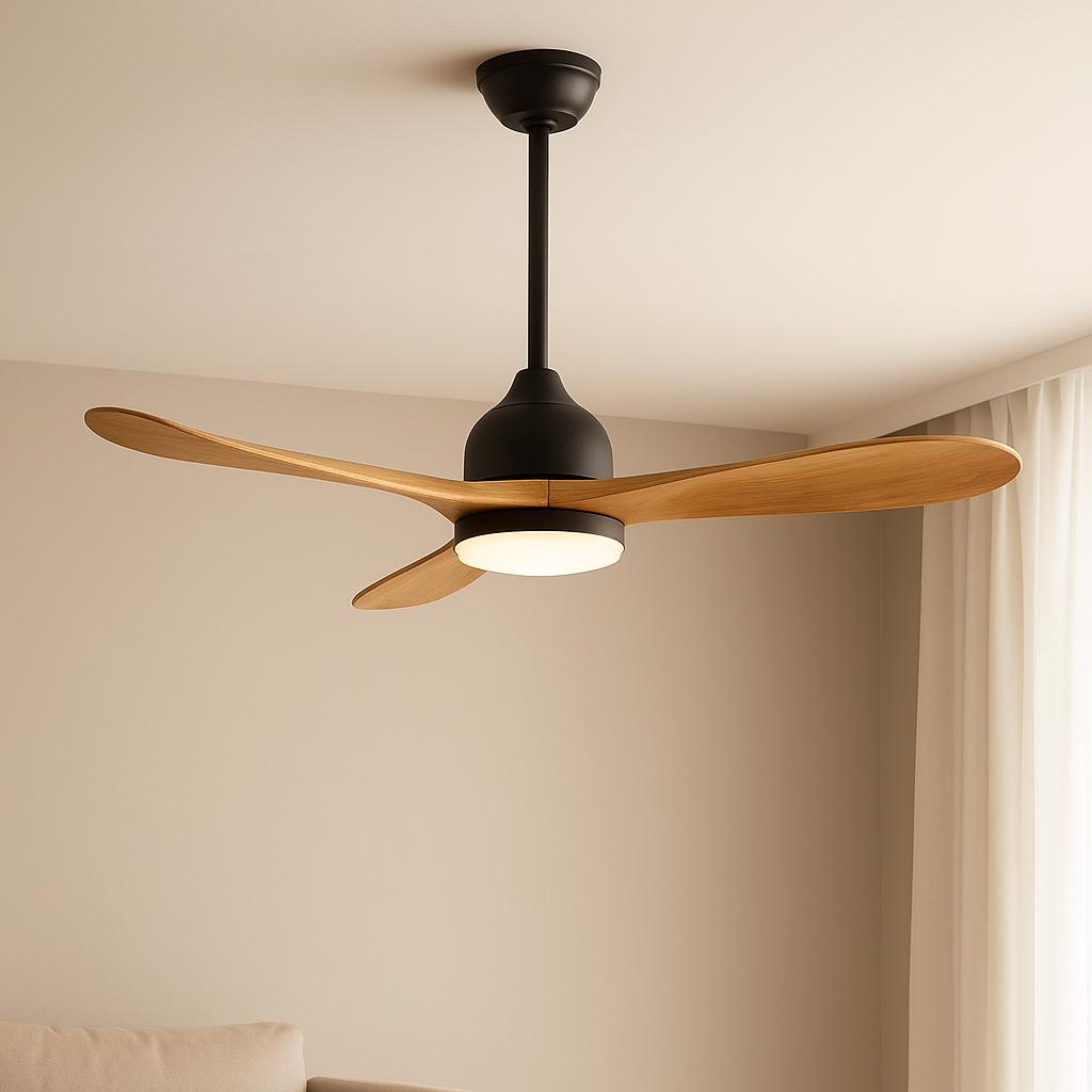 Ventilateur de plafond LED en chêne naturel et blanc mat – Style scandinave discret avec lumière chaude pour un intérieur moderne 